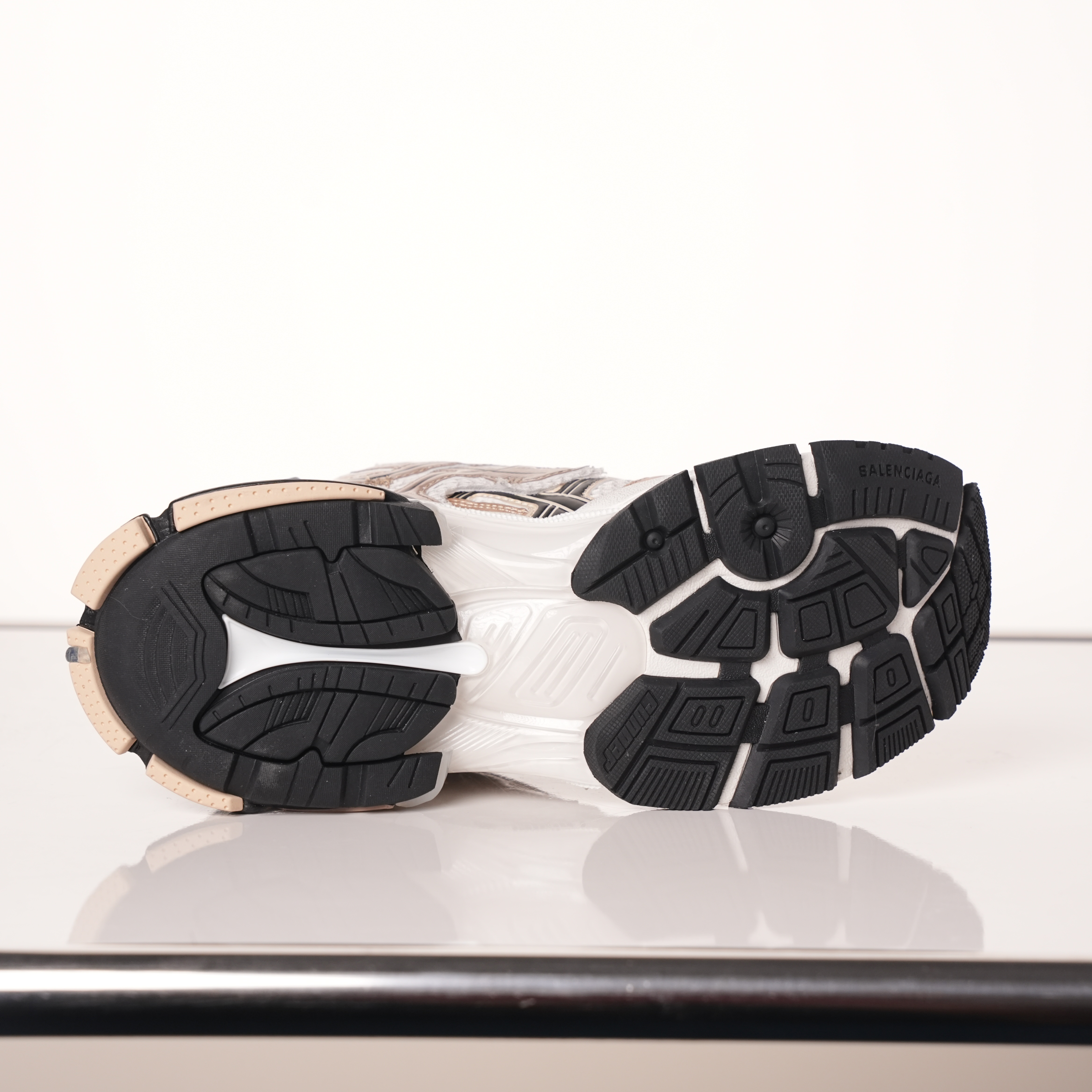 Balenciaga Runner Beige Black White