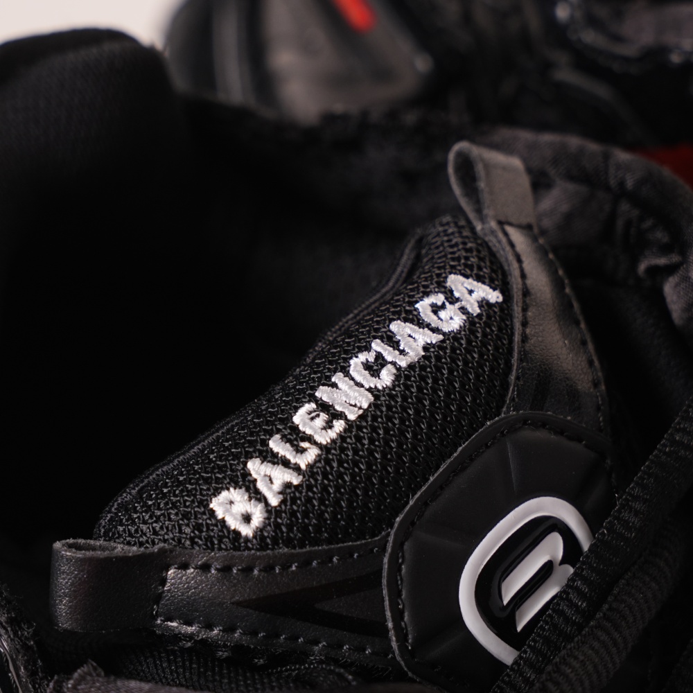 Balenciaga Runner Black And Red Characters