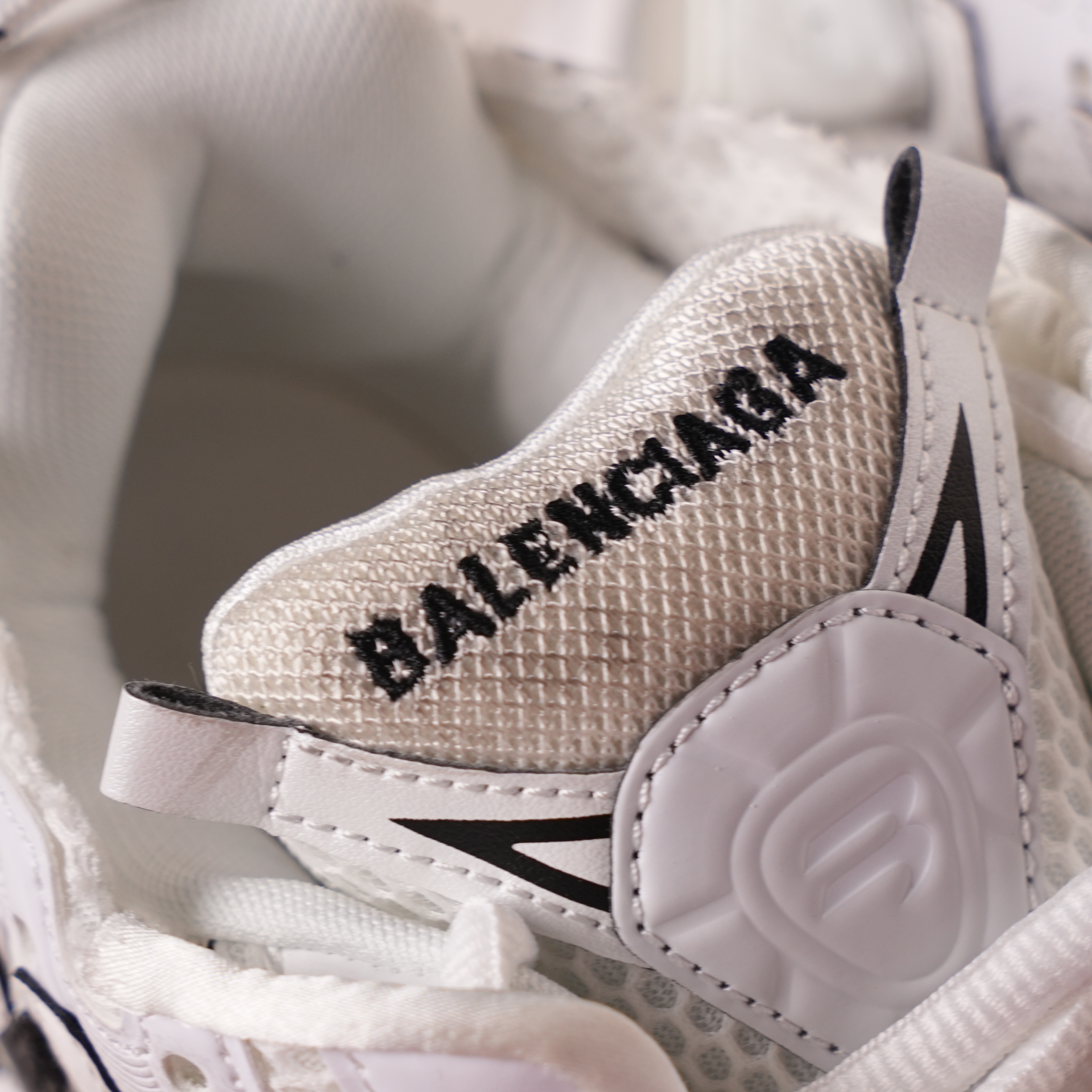 Balenciaga Runner Graffiti White