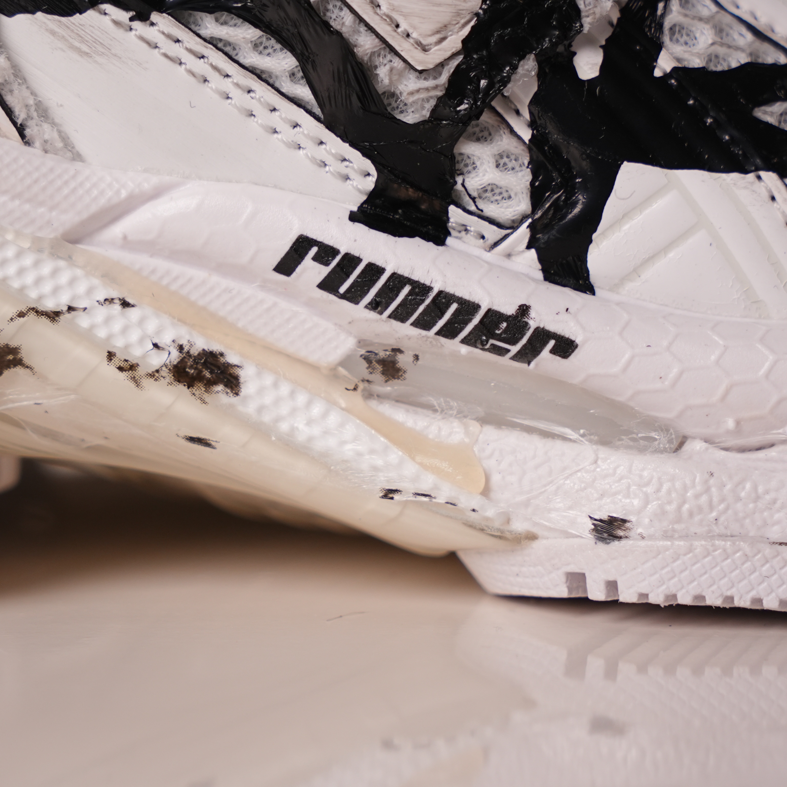 Balenciaga Runner Graffiti White