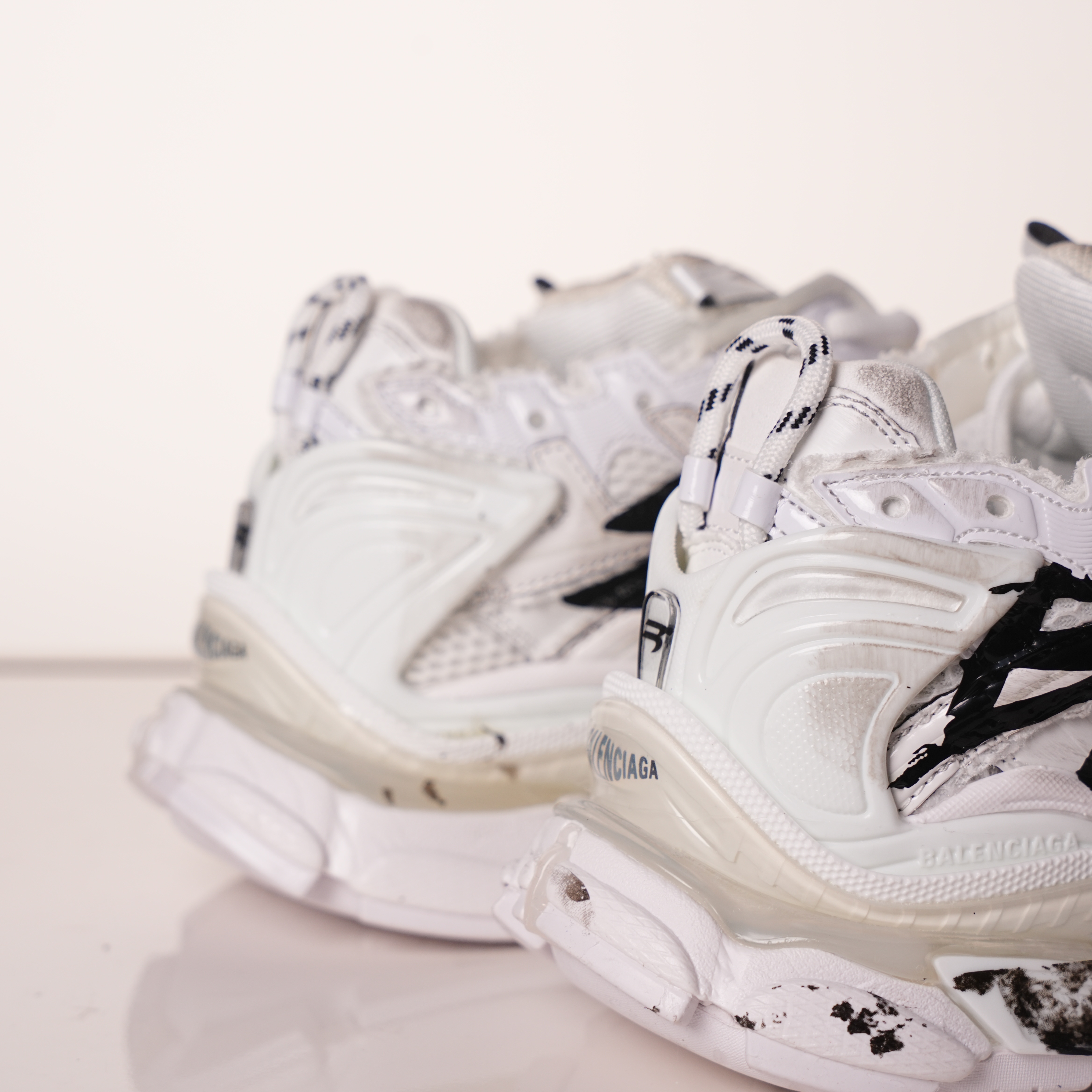 Balenciaga Runner Graffiti White