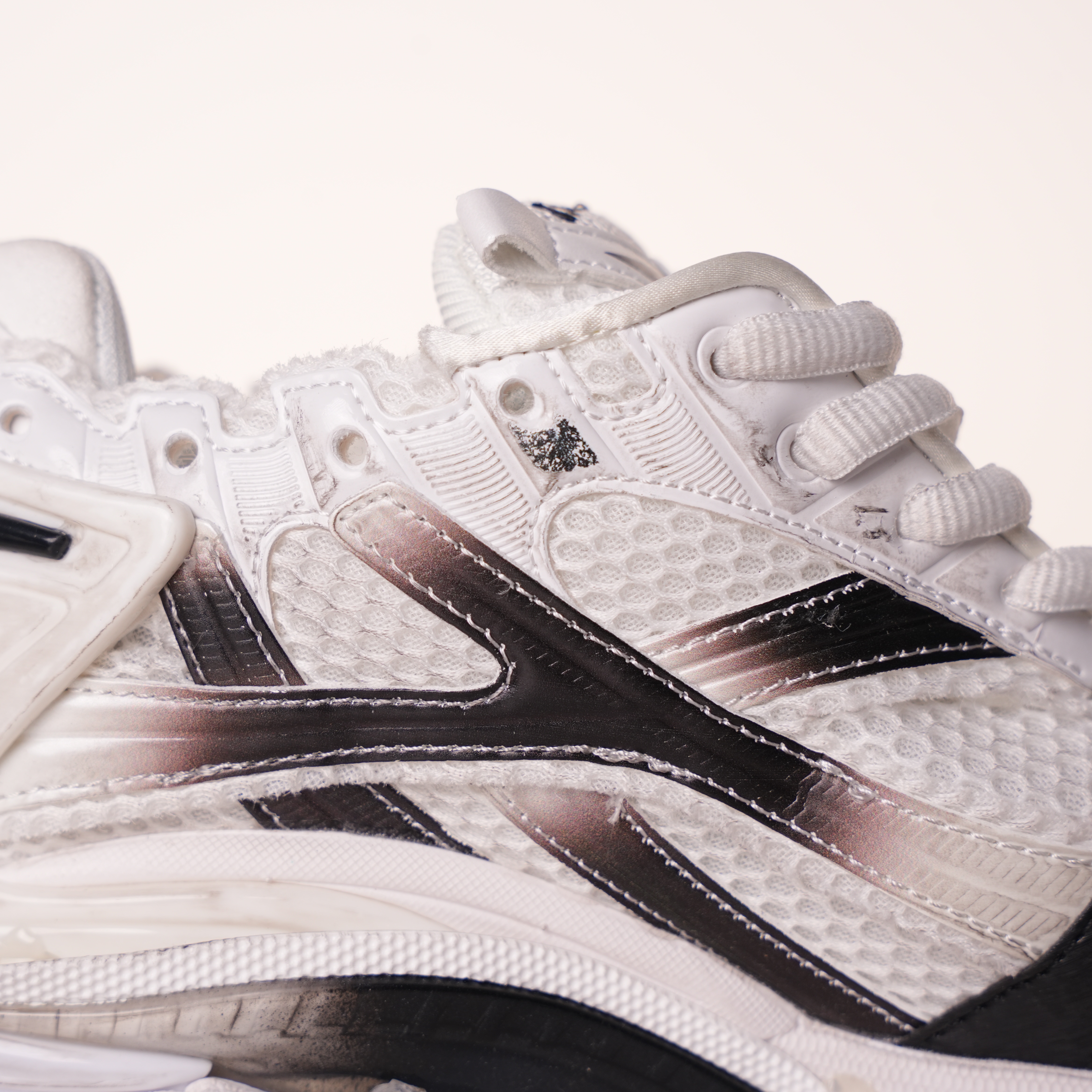 Balenciaga Runner Sneaker 'Gradient - White Black'