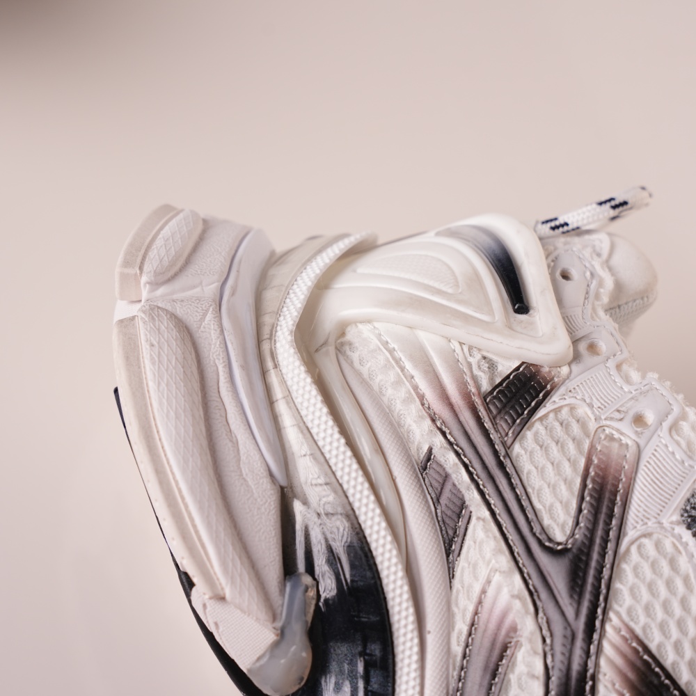 Balenciaga Runner Sneaker 'Gradient - White Black'