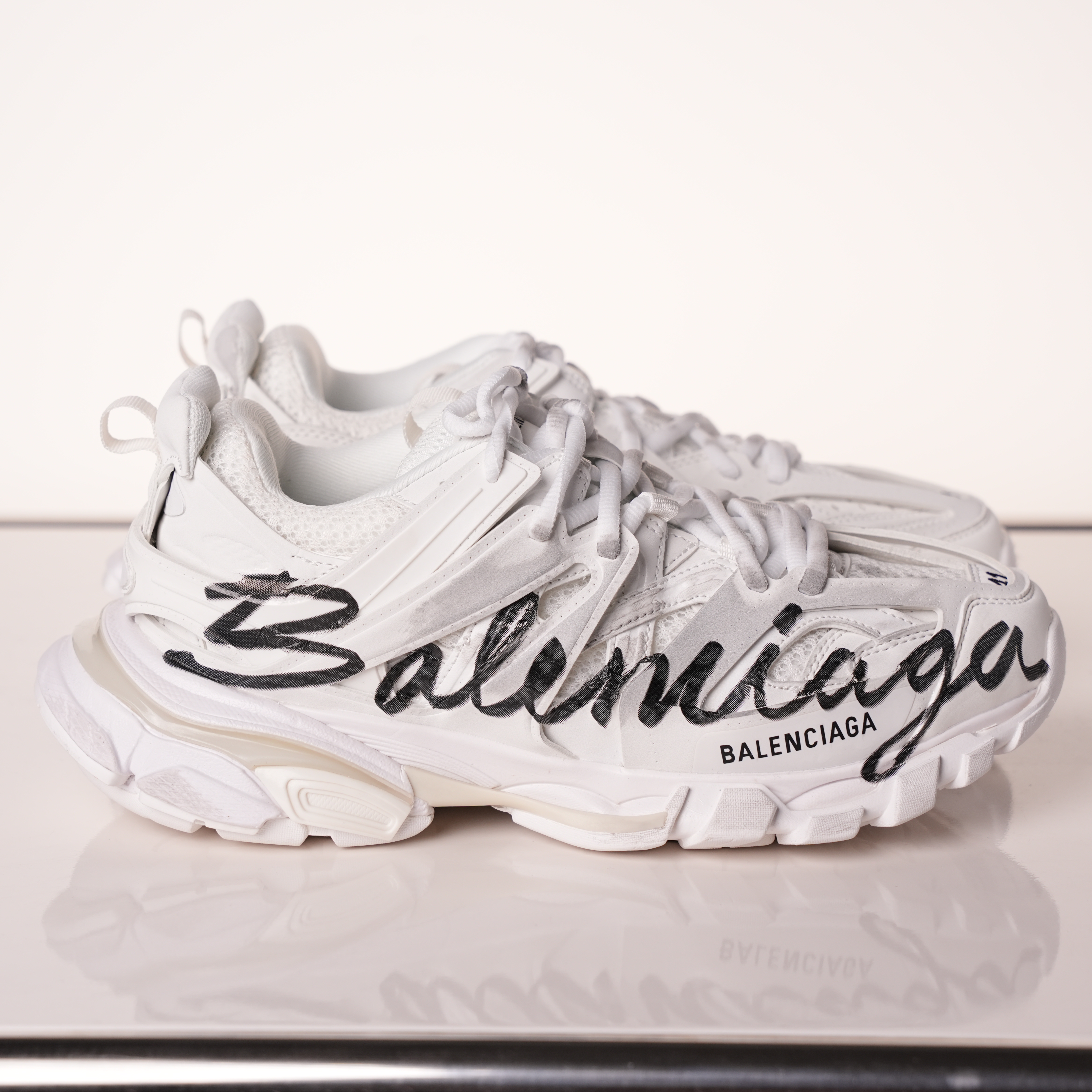 靴 BALENCIAGA Track Graffiti White 37 Balenciaga Track Graffiti White Black Sneakers | RichWang Kicks