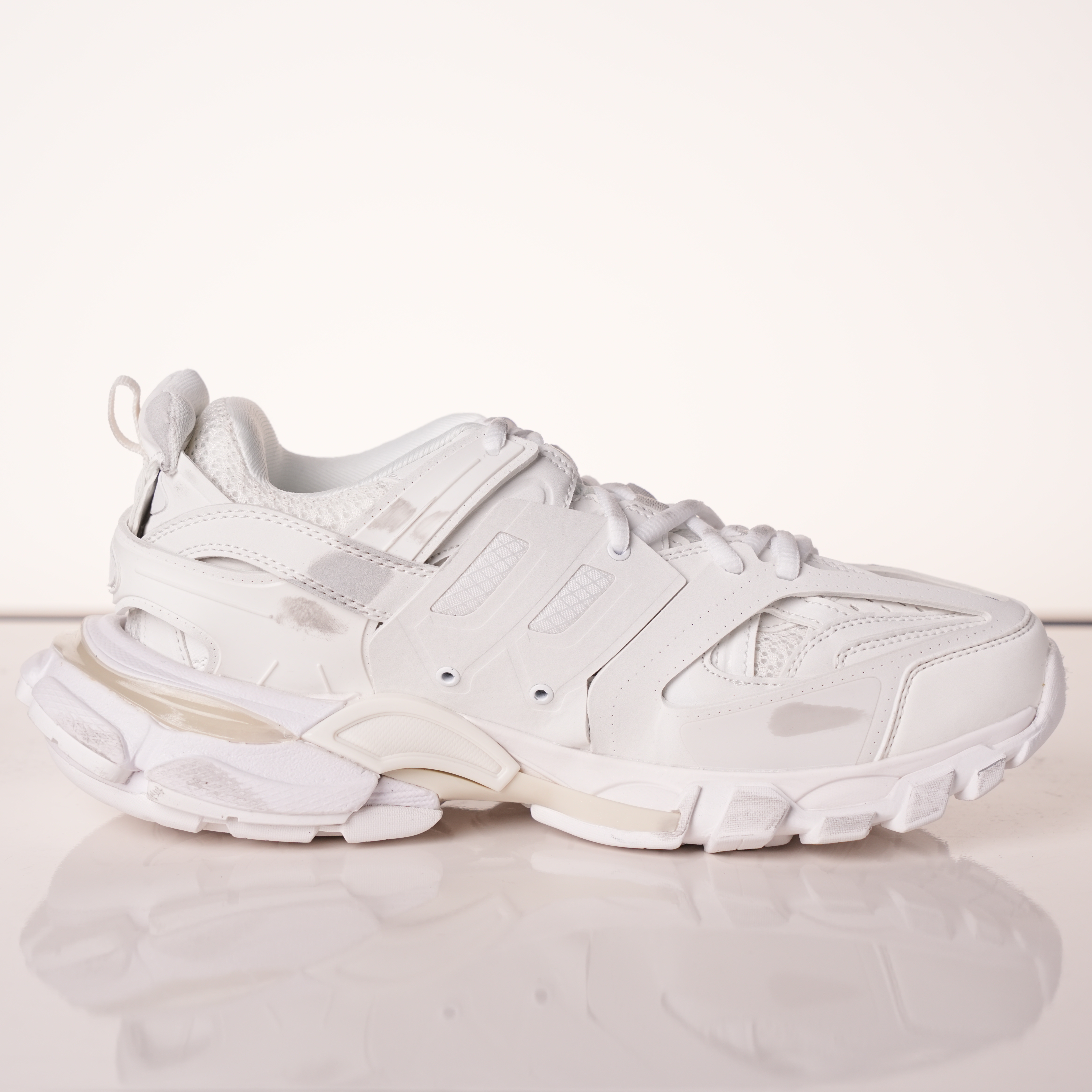 靴 BALENCIAGA Track Graffiti White 37 Balenciaga Track Graffiti White Black Sneakers | RichWang Kicks