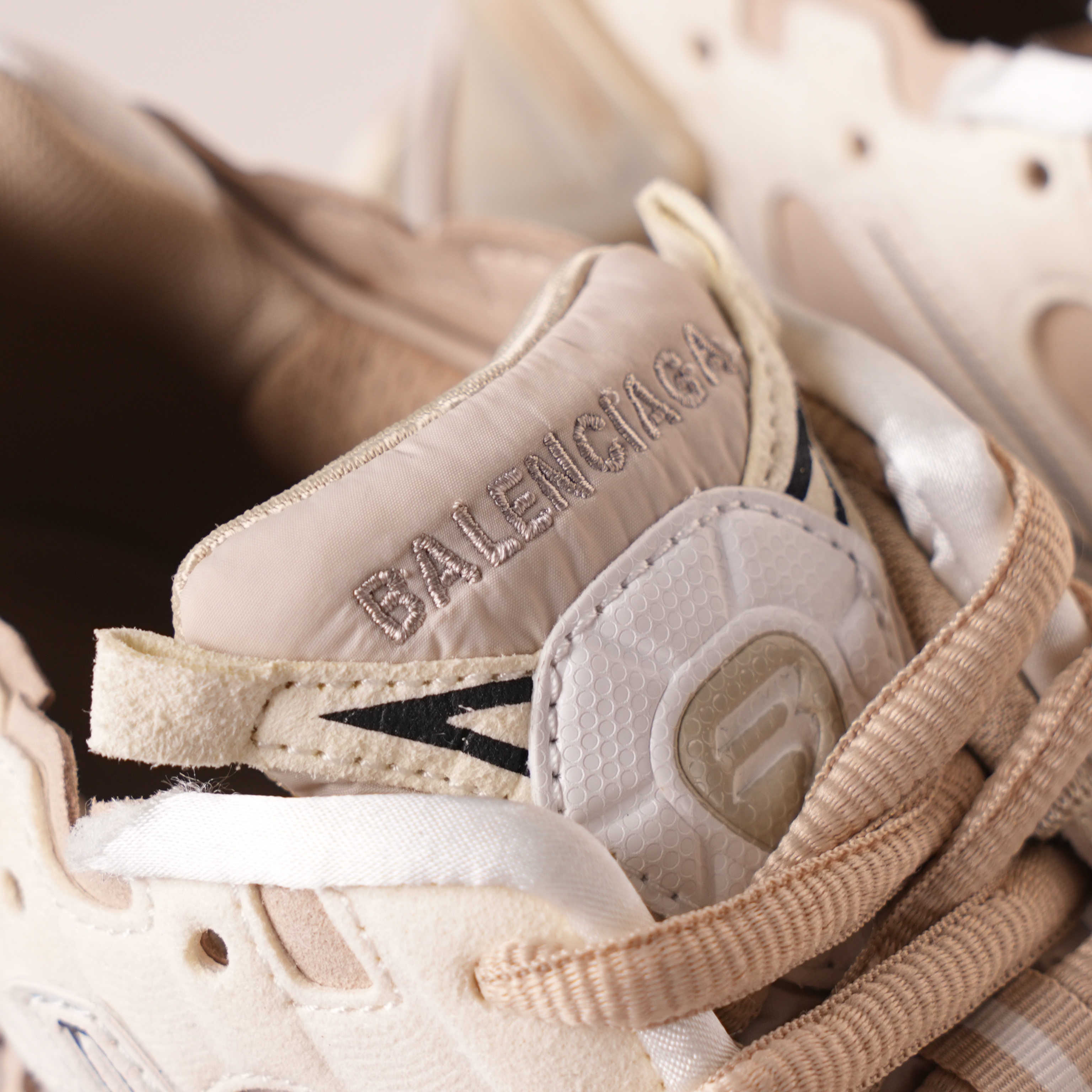 Balenciaga Runner Sneaker Beige Mix