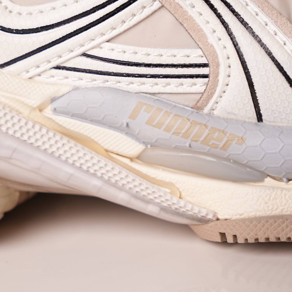 Balenciaga Runner Sneaker Beige Mix