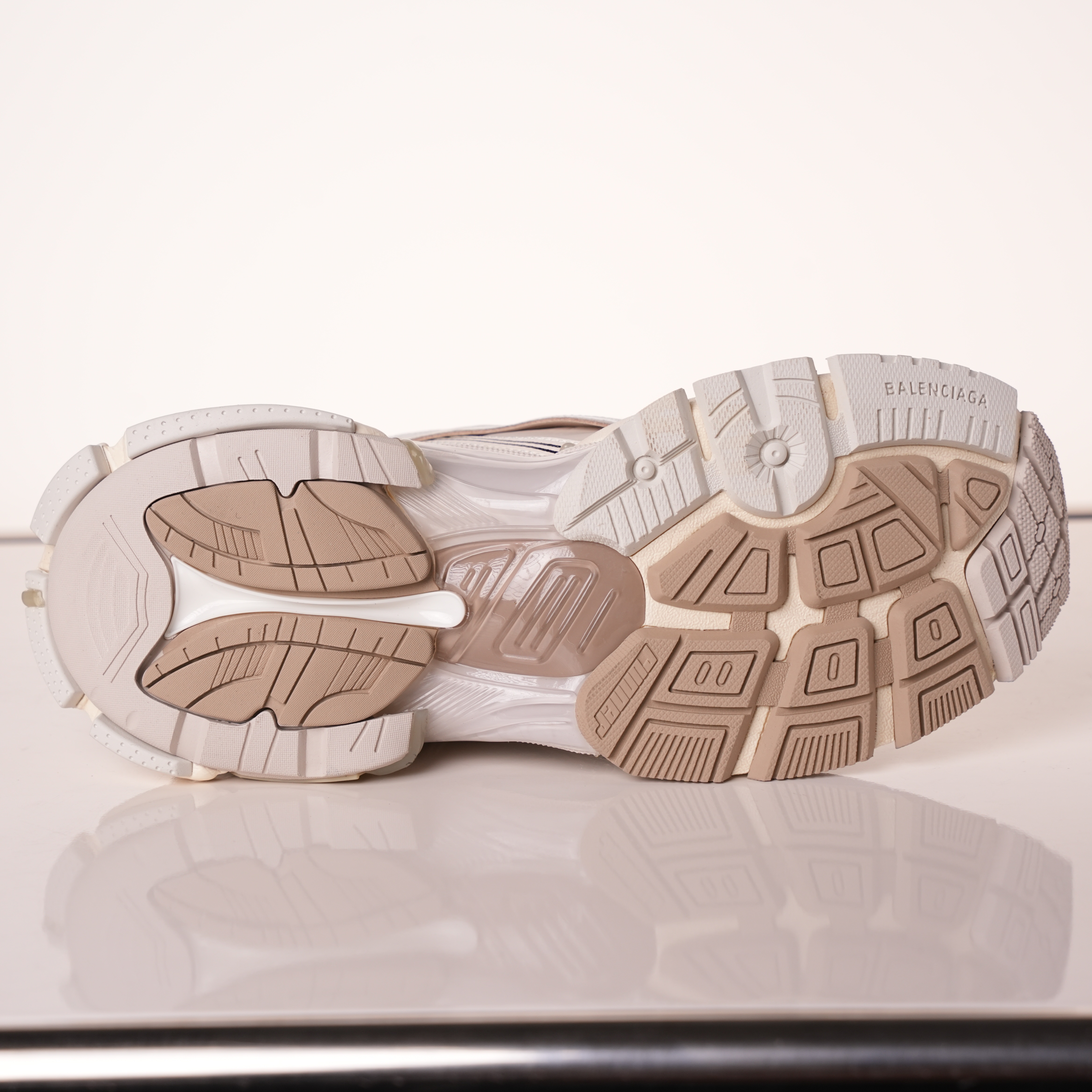 Balenciaga Runner Sneaker Beige Mix