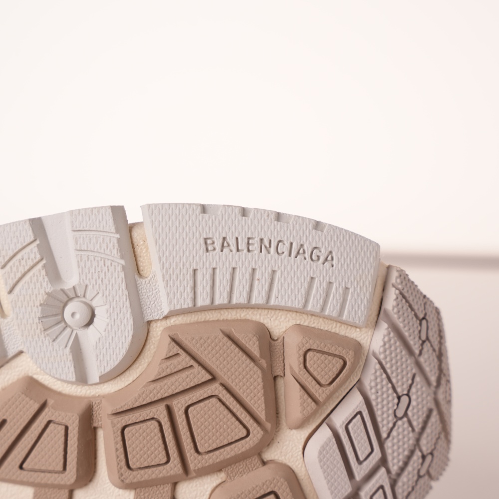Balenciaga Runner Sneaker Beige Mix