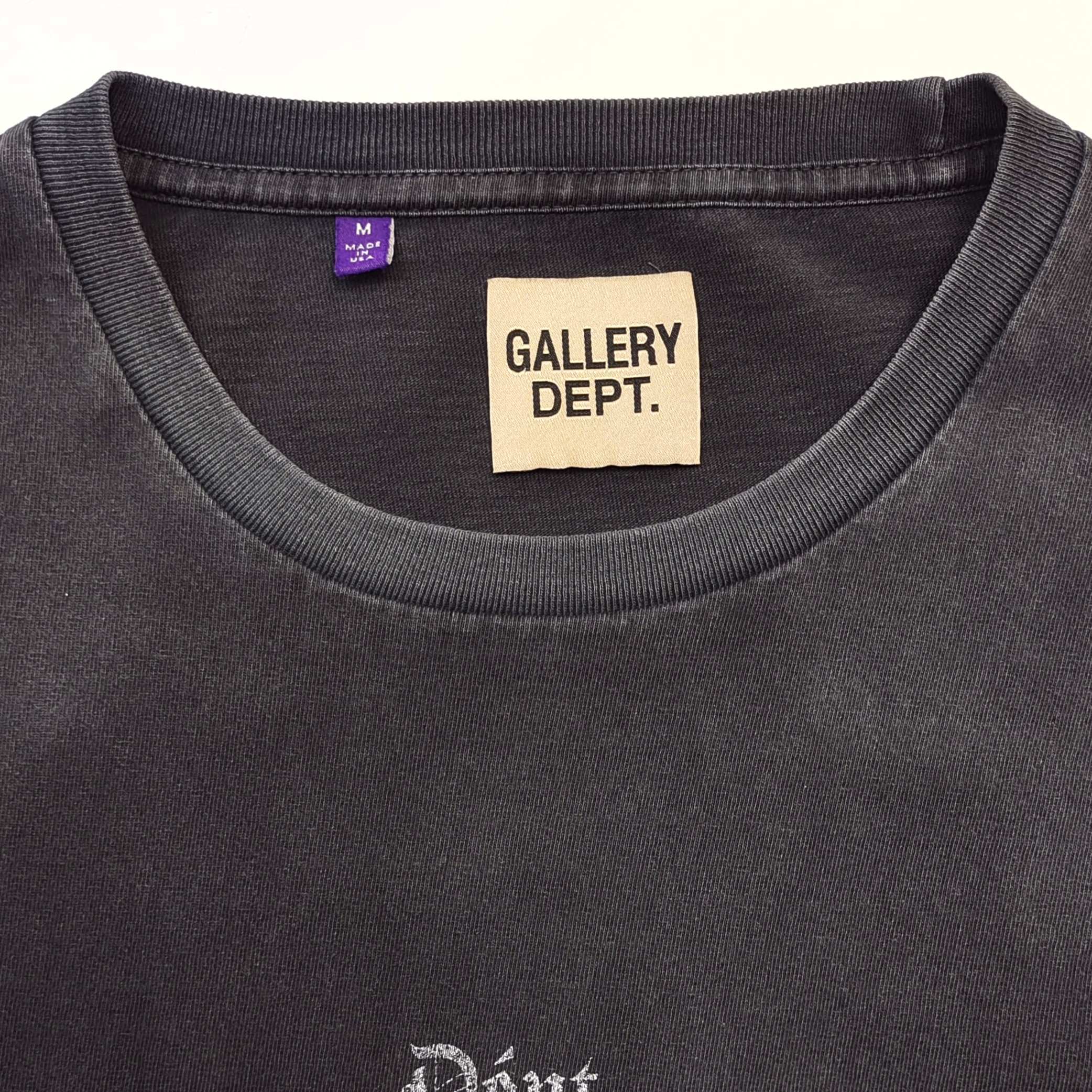 GD Dept. De La Galerie Gothic Logo Tee Black #B4458
