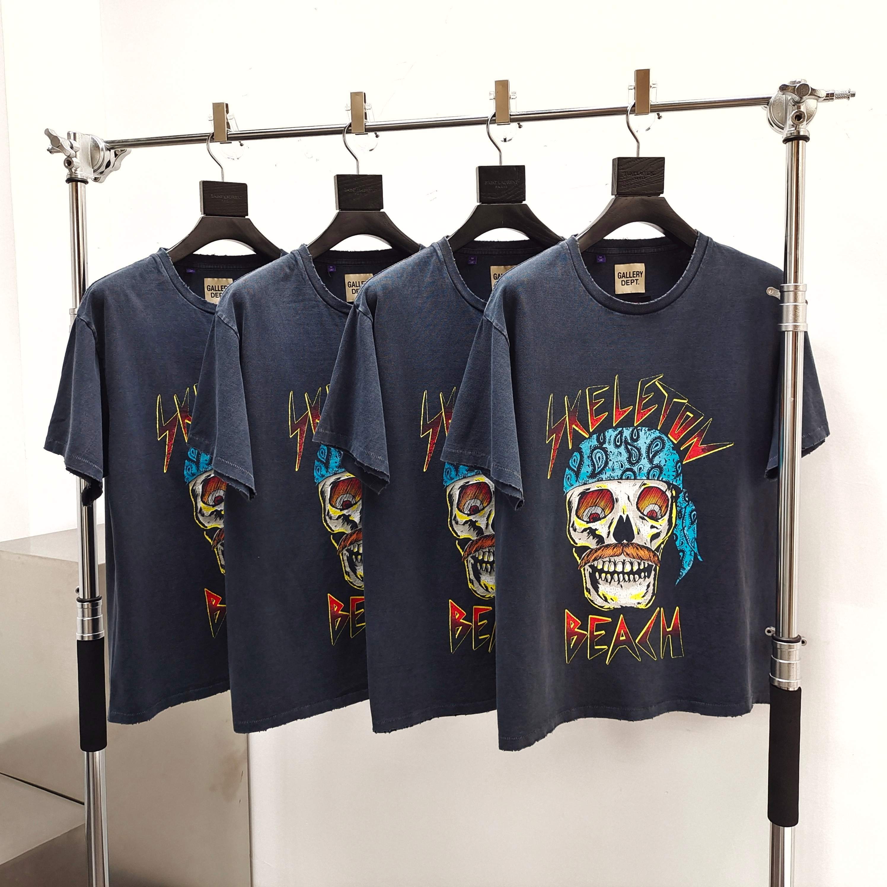 GD Skeleton Beach Skull Logo Tee Vintage Black #B4467