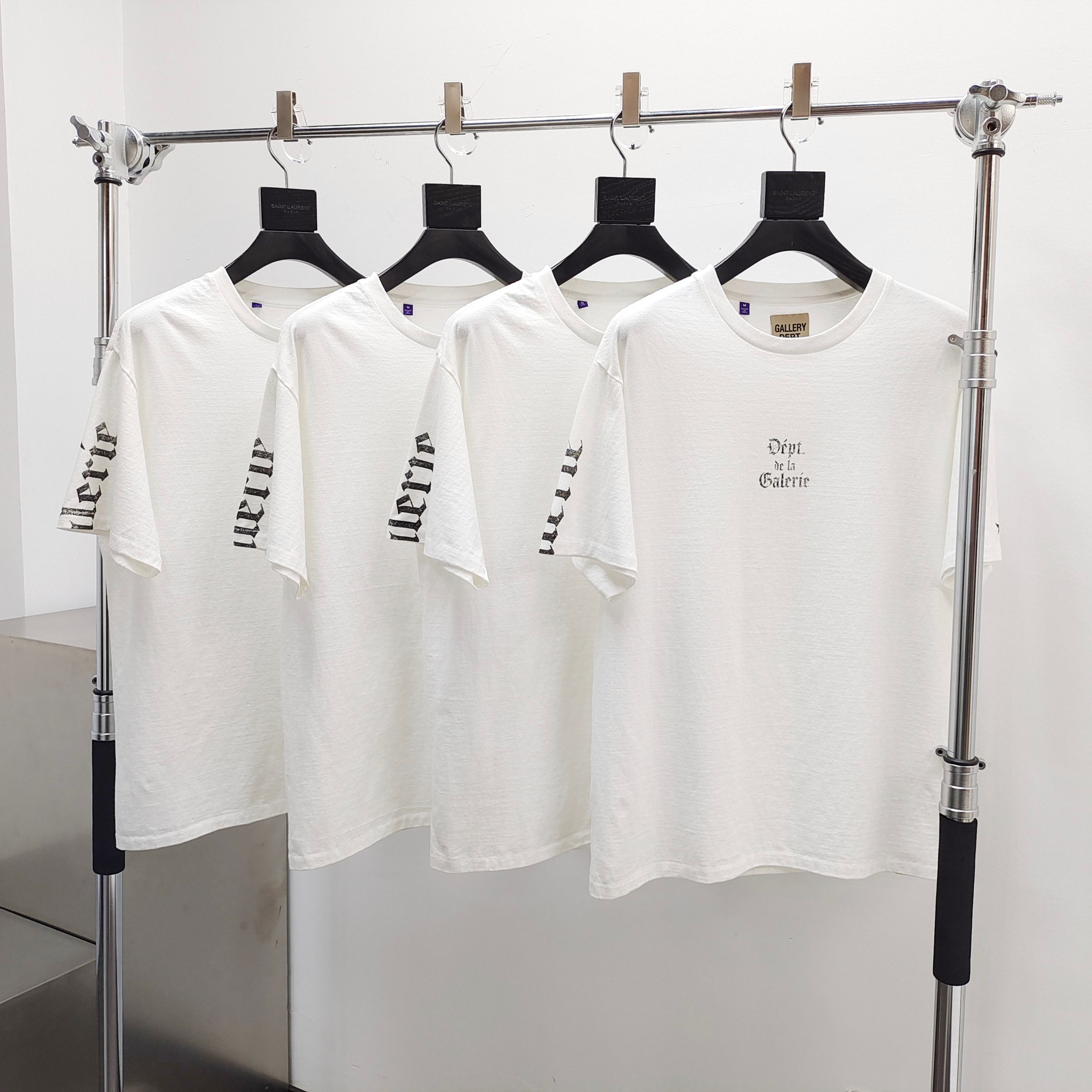 GD Dept. De La Galerie Gothic Logo Tee White #B4493