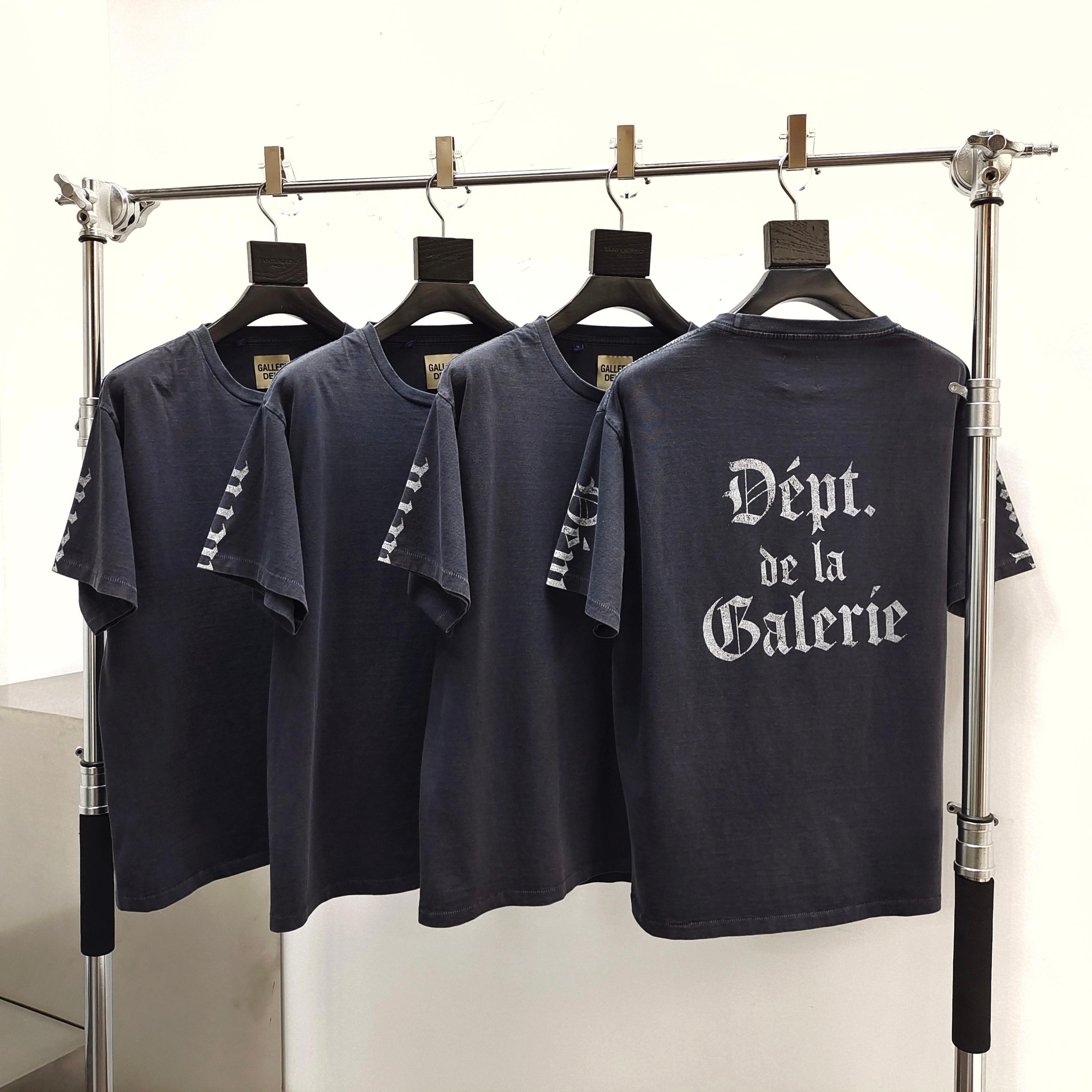 GD Dept. De La Galerie Gothic Logo Tee Black #B4458