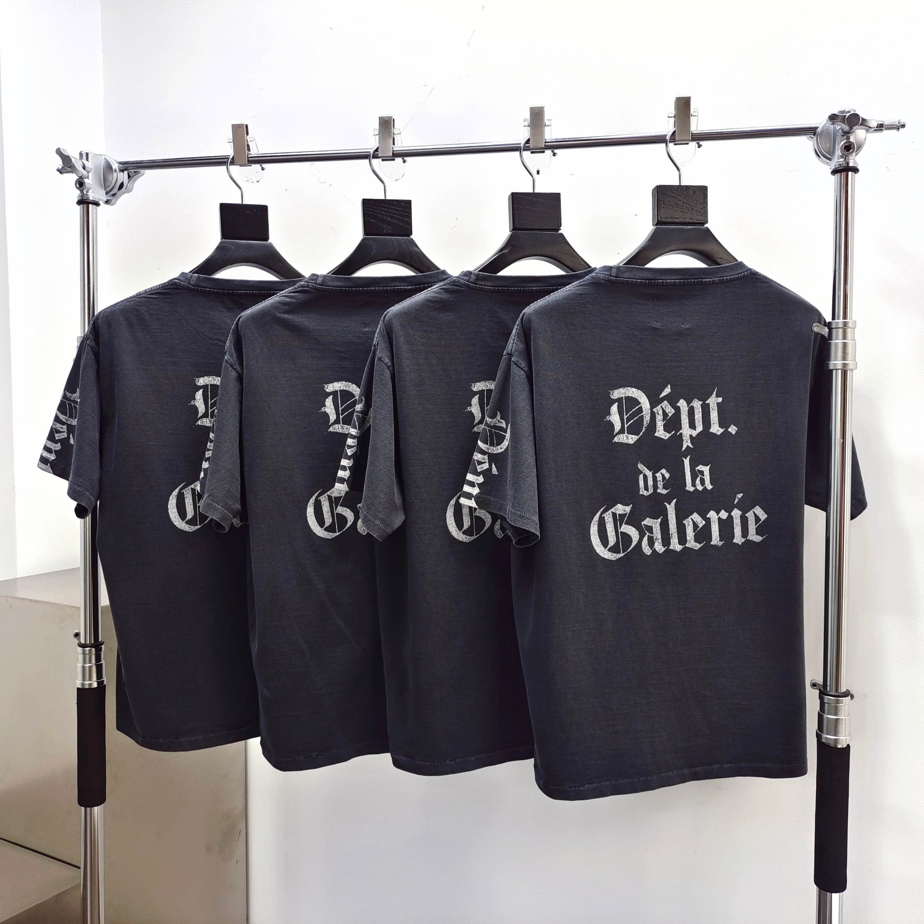 GD Dept. De La Galerie Gothic Logo Tee Black #B4458