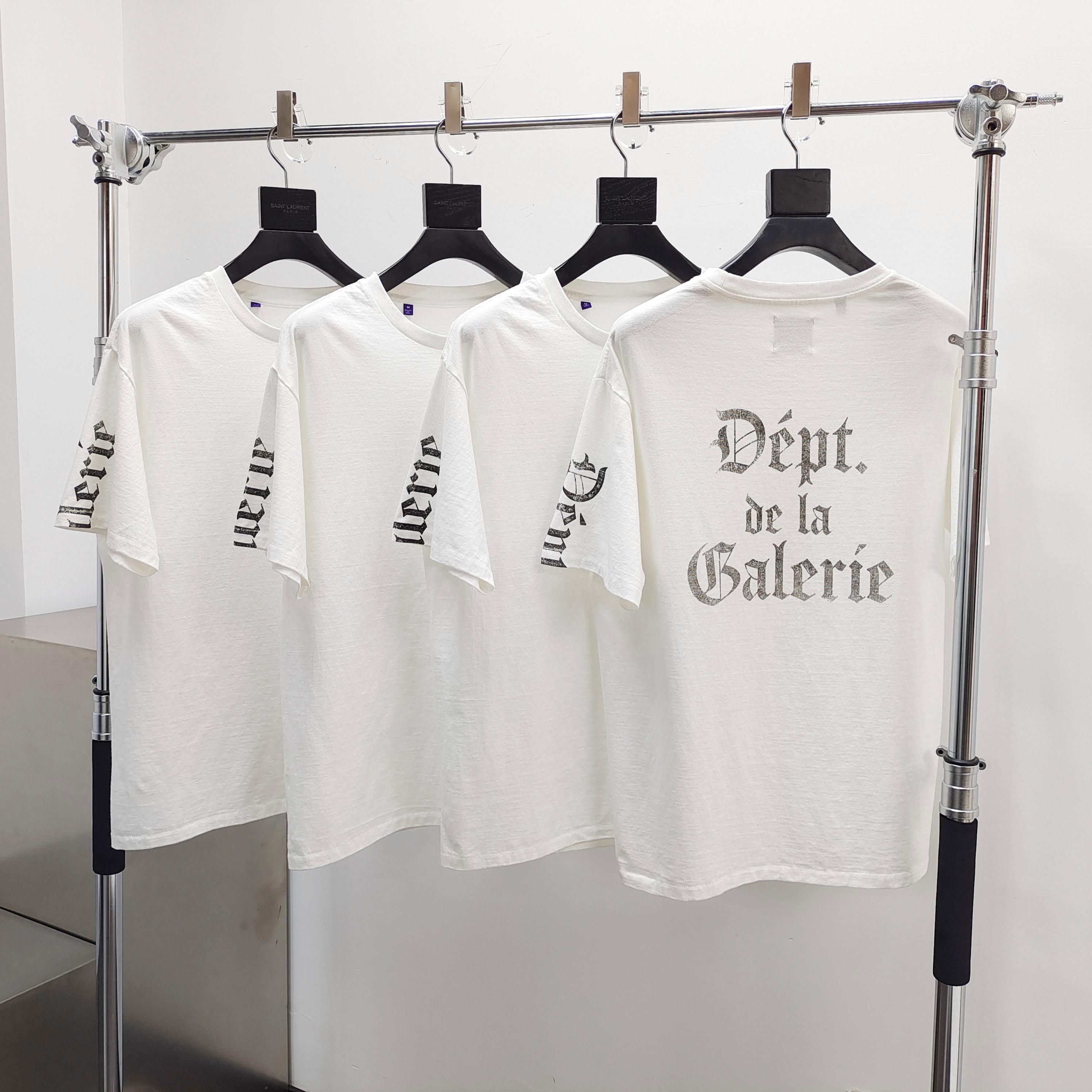 GD Dept. De La Galerie Gothic Logo Tee White #B4493