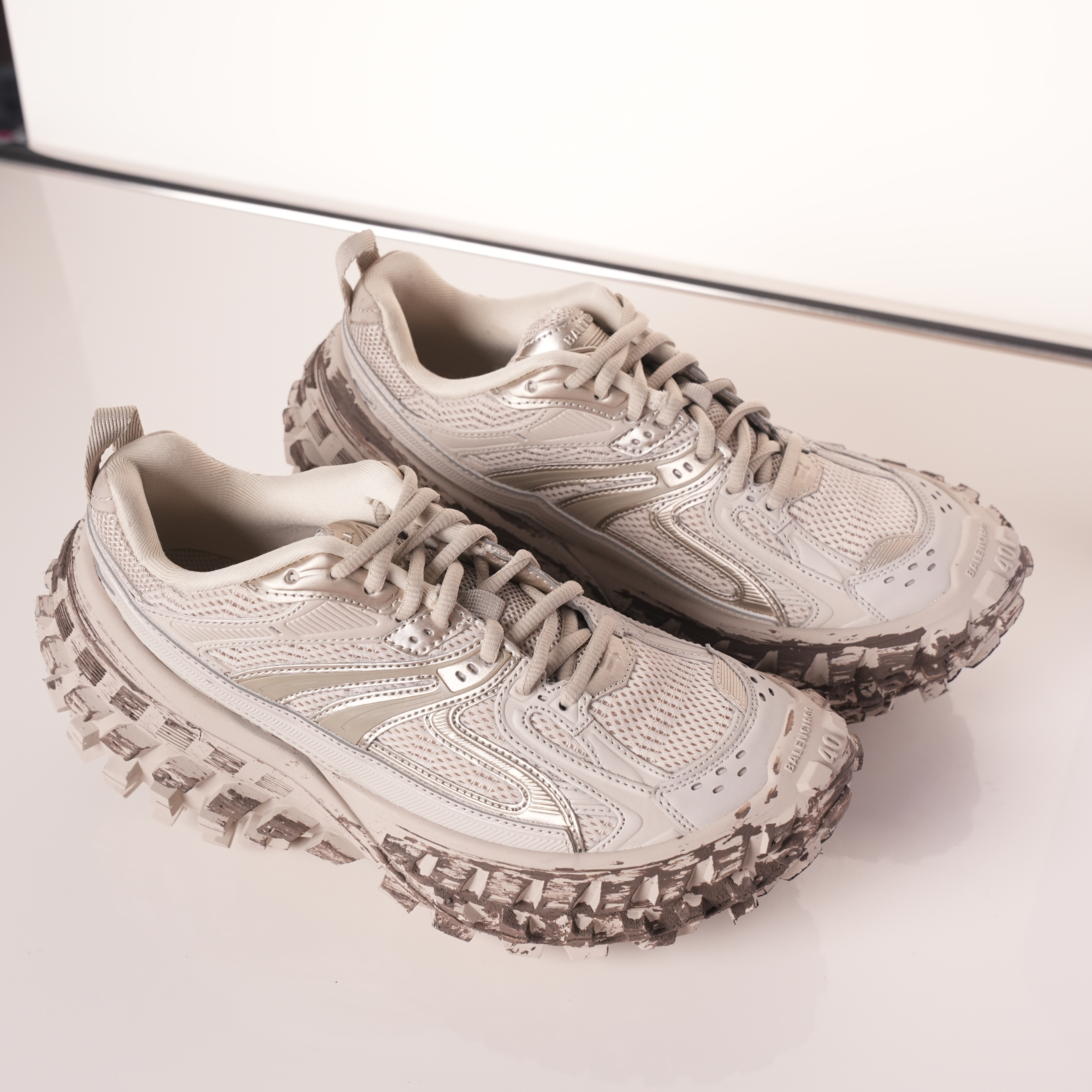 BALENCIAGA Defender スニーカー ベージュ 42 Balenciaga Defender Beige Graffiti Sneakers | RichWang Kicks