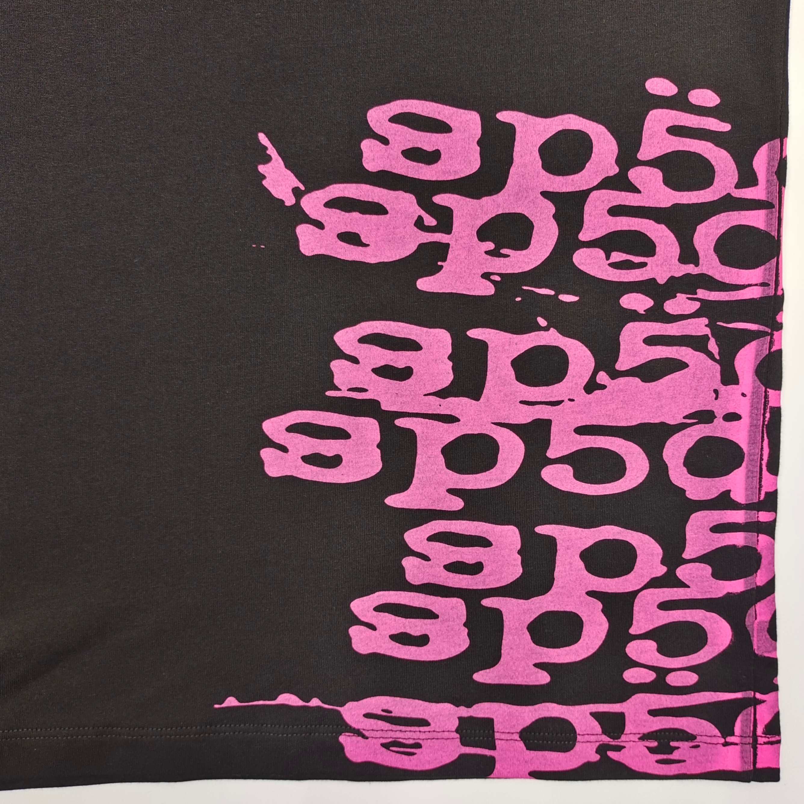 Sp5der Stacked Logo Tee Black / Pink #B4539-SP