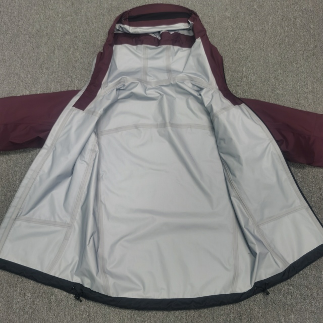 Customized Logo Soft Shell Waterproof Windproof and Breathable Jacket for Autumn for Climbing Hiking Outdoor Sportswear