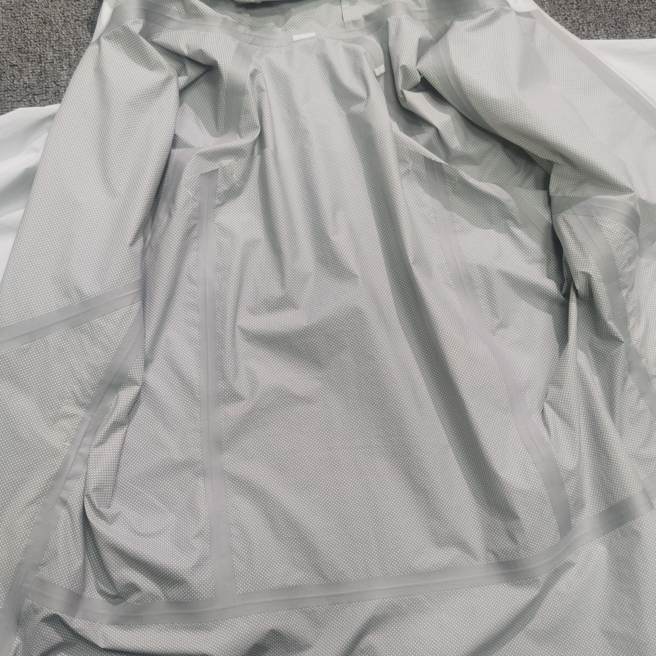 Unisex Casual Sport Waterproof Jacket with Hood Breathable and Outdoor-friendly Solid Pattern Zipper Pocket