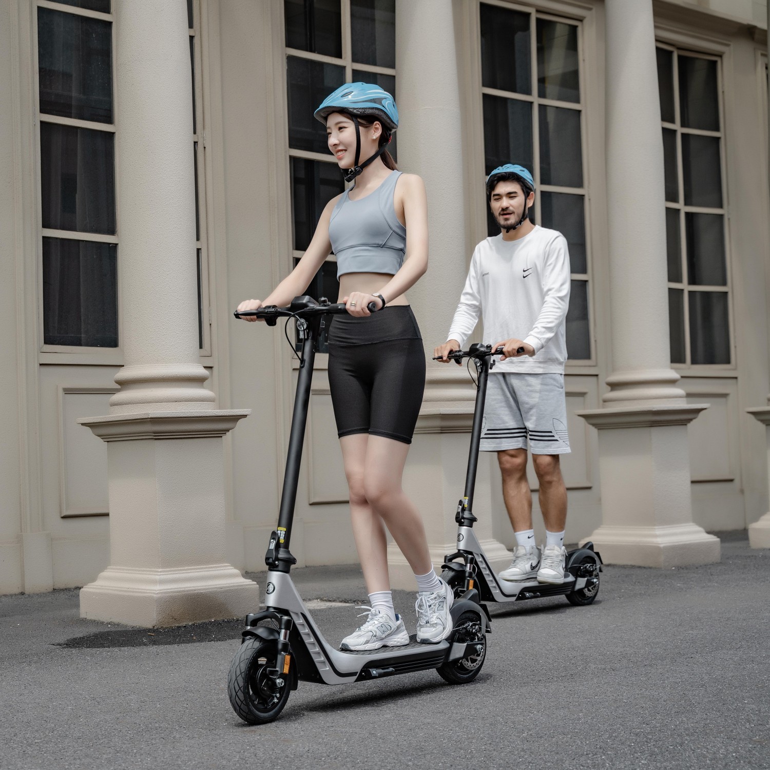 Electric Scooters 35km/h Light Strong Battery Low Voltage City Electromobile With Lithium Batteries Electronic Kick  Scooter
