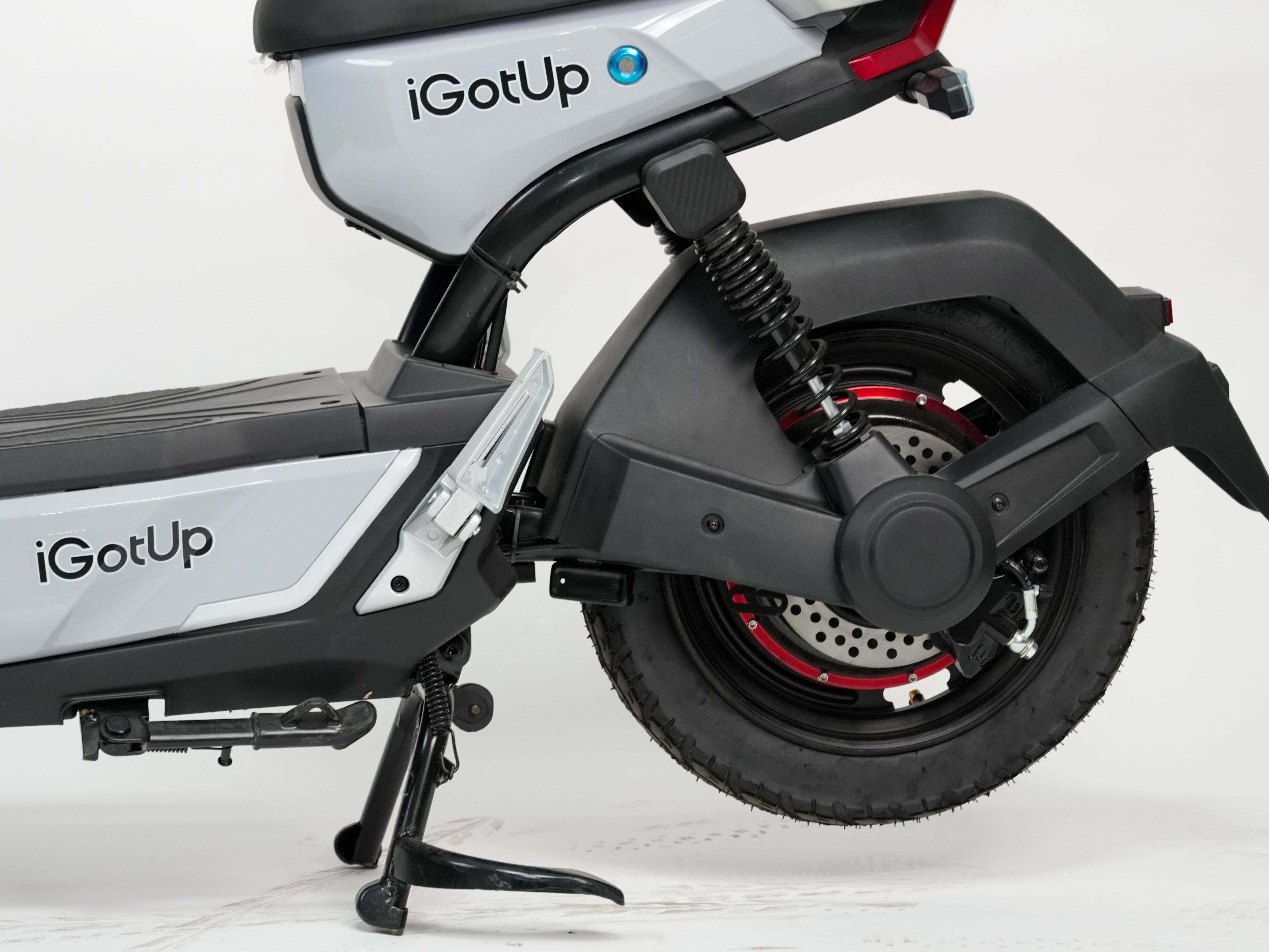 Chinese Factory Wholesale Two Wheel Electric Streetbikes High Quality Electric Scooter 500/800/1500W Motor 40-60km/h Stock Fast