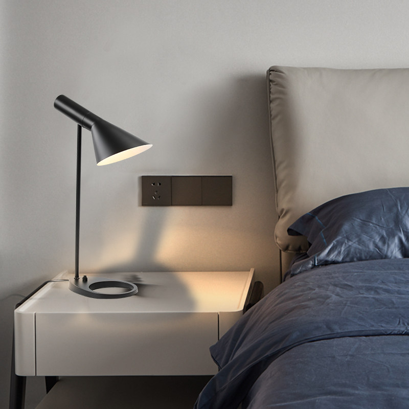 Hotel Style Minimalist Desk Lamp, Eye-protective Reading Writing Light for Bedroom & Study Room