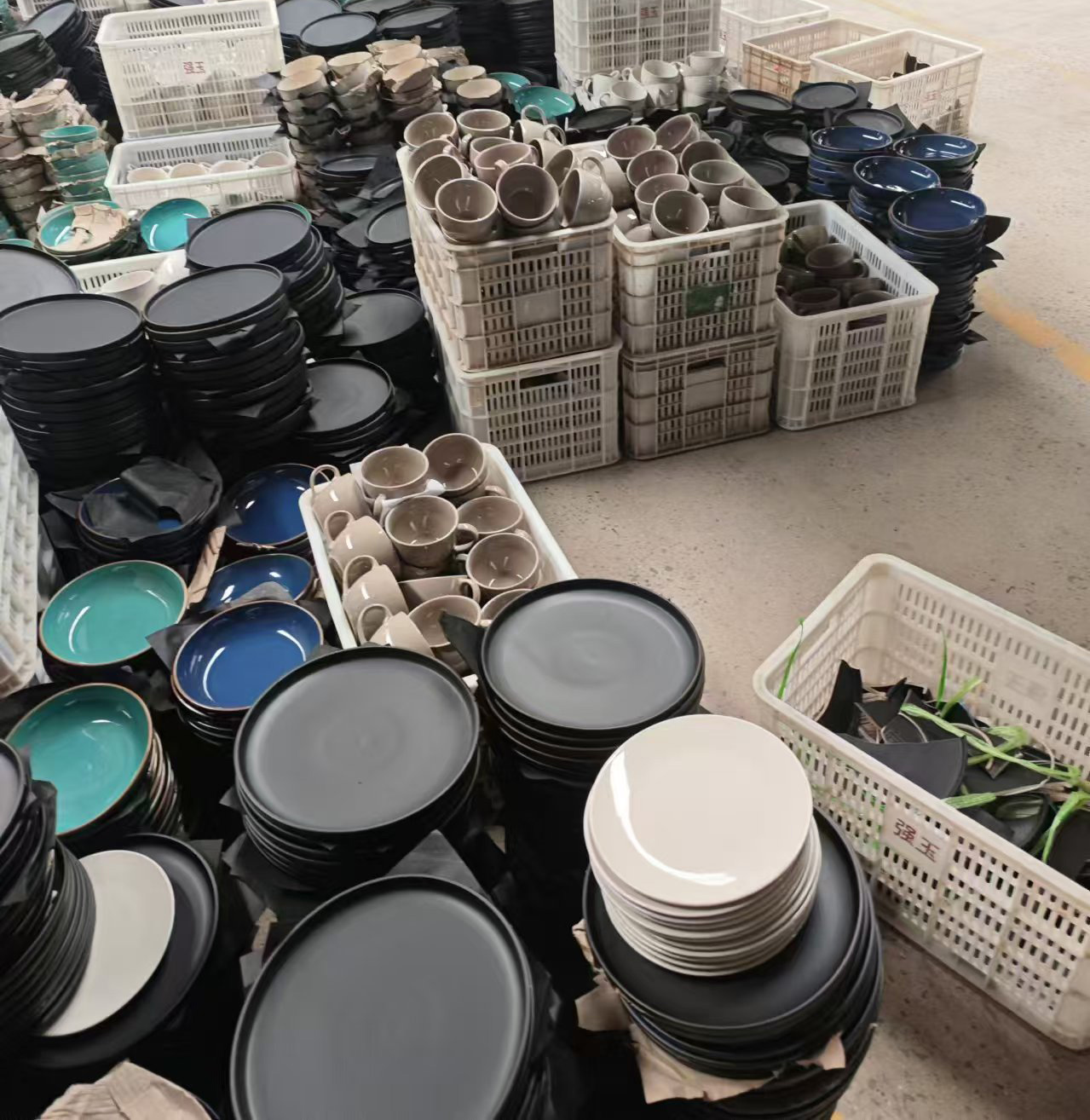Ceramic Stock Factory Direct Wholesale Cheap Price Stock Ceramic Plate Bowls Mixed Ceramic Dinnerware Stock by Box Carton