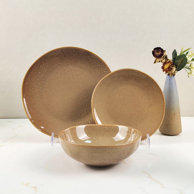 16 Piece Eco-Friendly Luxury Stoneware Dinnerware Set with Golden Edge Pattern Factory Direct Sales Price High Cost Performance