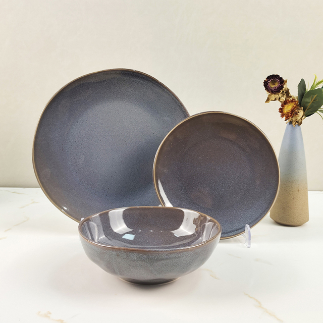 16 Piece Eco-Friendly Luxury Stoneware Dinnerware Set with Golden Edge Pattern Factory Direct Sales Price High Cost Performance