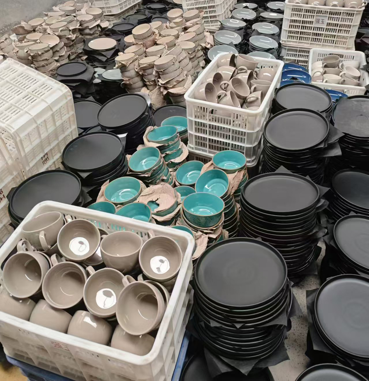 Ceramic Stock Factory Direct Wholesale Cheap Price Stock Ceramic Plate Bowls Mixed Ceramic Dinnerware Stock by Box Carton