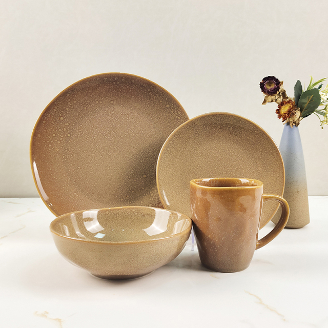16 Piece Eco-Friendly Luxury Stoneware Dinnerware Set with Golden Edge Pattern Factory Direct Sales Price High Cost Performance