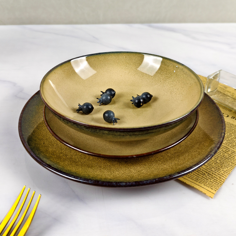 16 Piece Sample Available Luxury European Style Stoneware Ceramic Dinnerware Set Sustainable Restaurant Plates and Cutlery