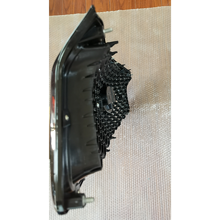 China Car Accessories Front Bumper Mesh Grille Gloss Black W/I 2 CAMERA HOLES Fit for Infiniti Q50 2018-2019
