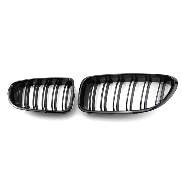 Wholesale Car Parts Double Slat Carbon Look/M Color Front Bumper Mesh Grille Car Grille for BMW 6  Series  F12/F06 2012-2016