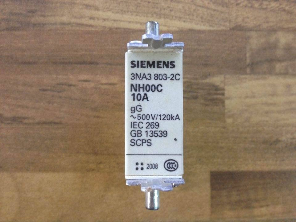 SIEMENS SIEMENS 10A NH00C fuse 803-2C 500V120KA 3NA3 original authentic