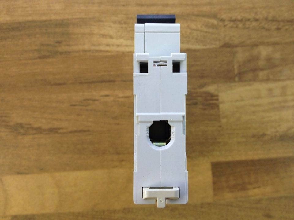 Schneider Schneider C60N C10A Multi9 1P10A240V-415V25802 circuit breaker original