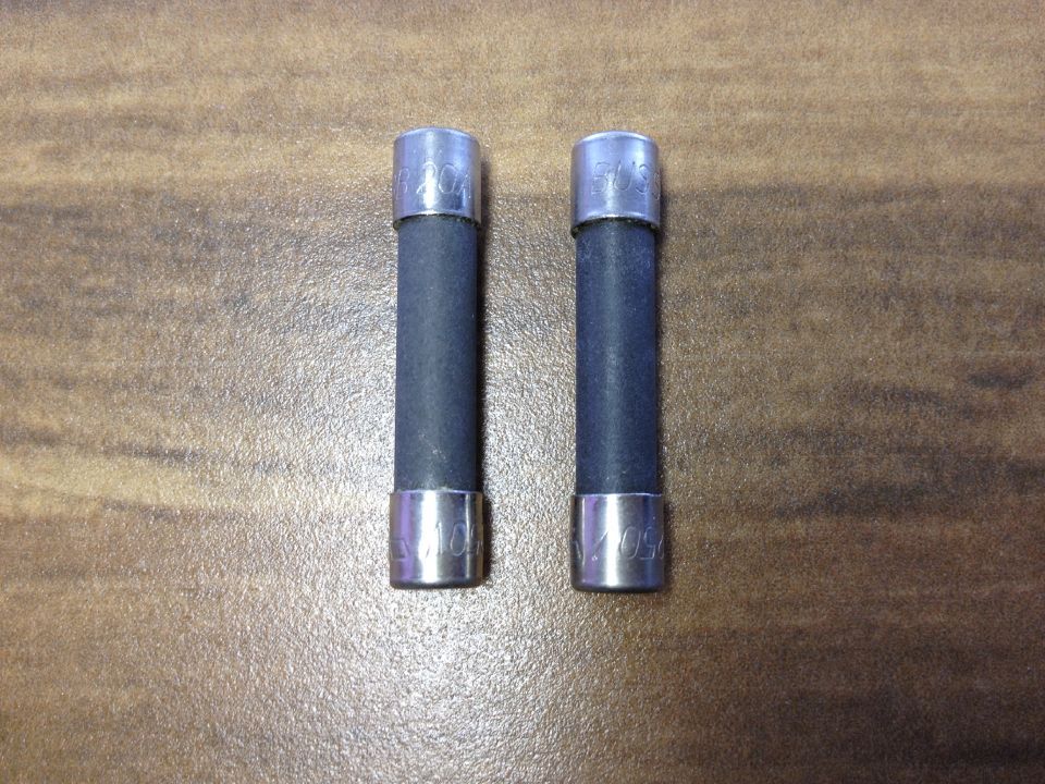 The United States BUSS GBB 20A Bussmann imported black ceramic fuse tube 6X32MM 6X30