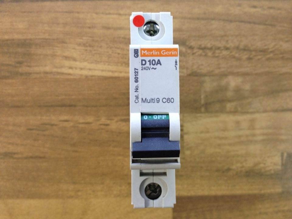 Schneider Schneider C60N C4A Multi9 1P4A240V-60VDC60205F circuit breaker original