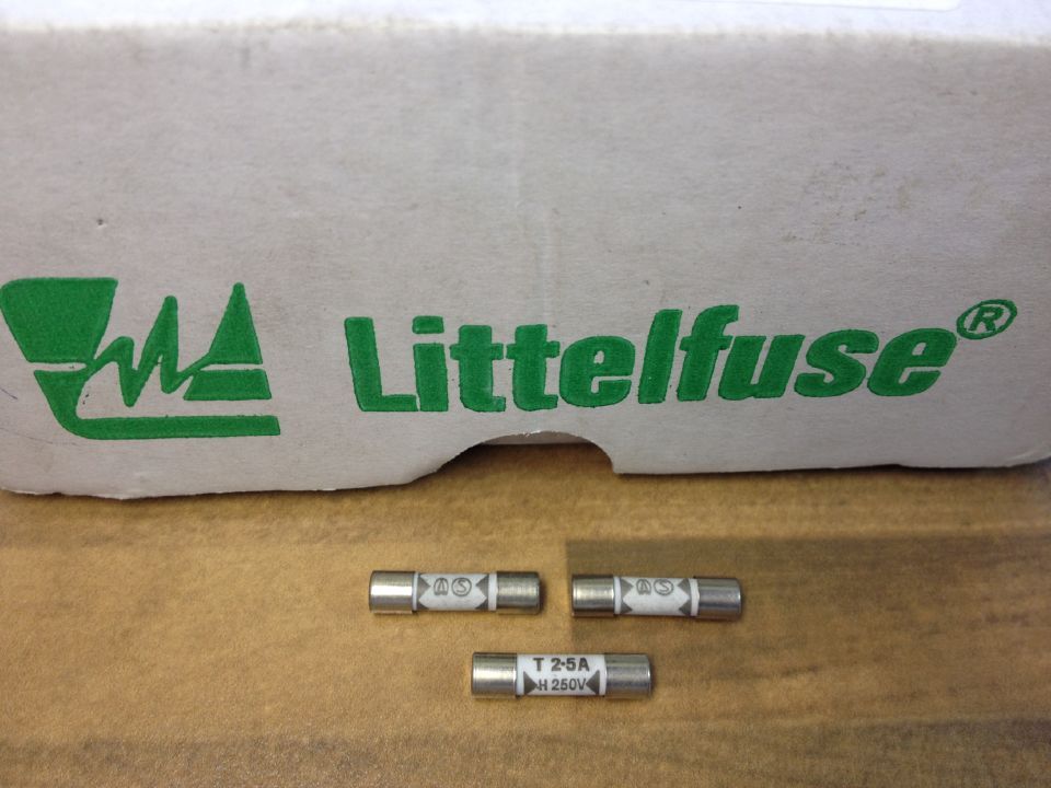 The original American Litteifuse Netlon T2.5A H250V imported ceramic fuse 5X20