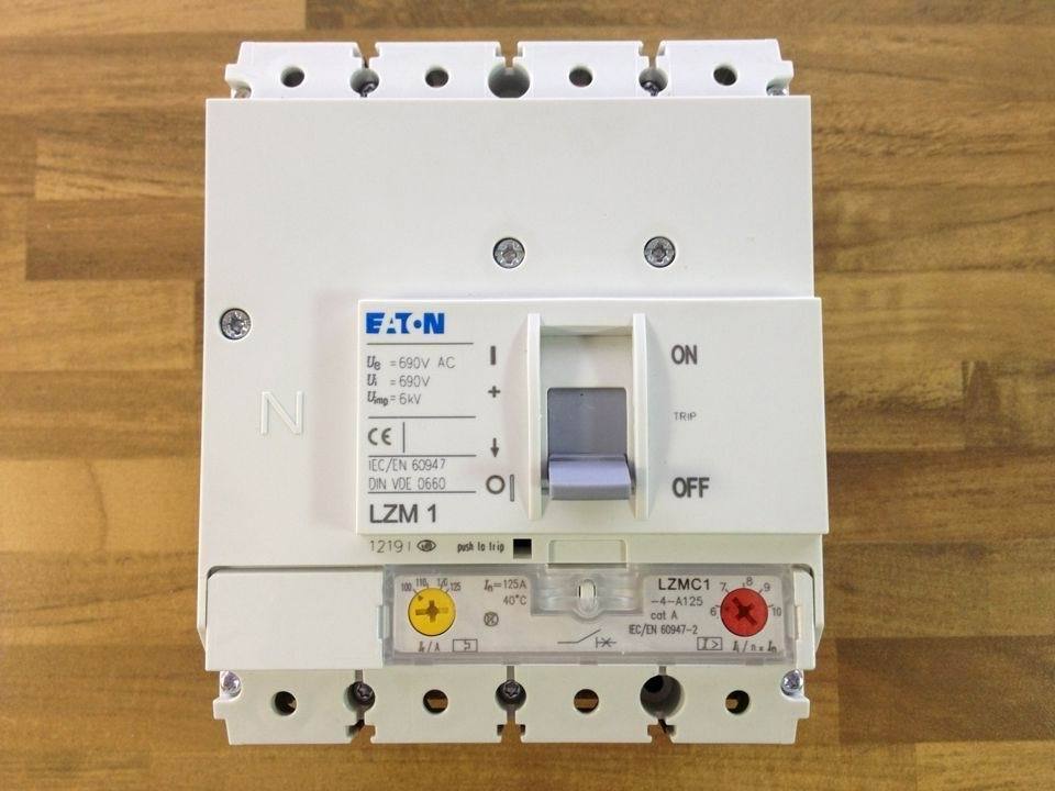 Muller MOELLER Eaton LZMB1-4-A125 circuit breaker 4P125A adjustable 100-125A original
