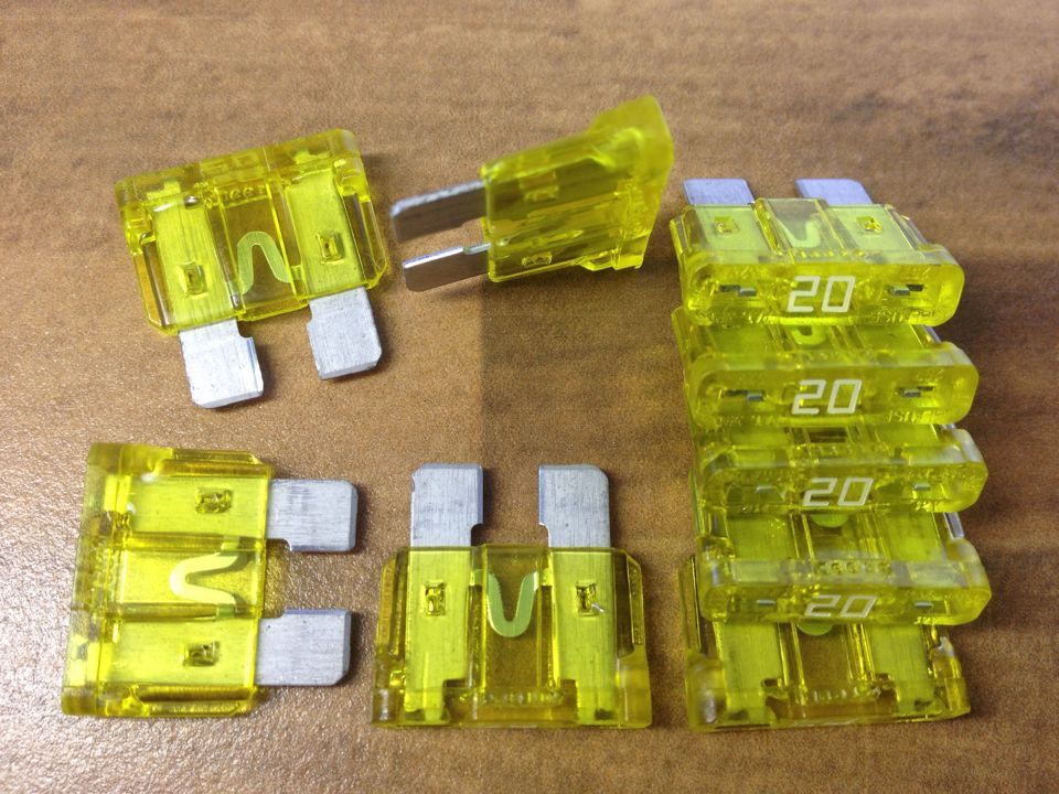 The United States Litteltuse Netlon 20A 32V import medium safety sheet auto fuse
