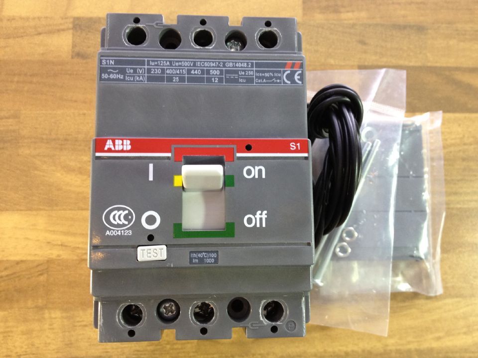 New original United States SIN125 R100 3P FFC C/W 1CO SIN 3P100A circuit breaker ABB