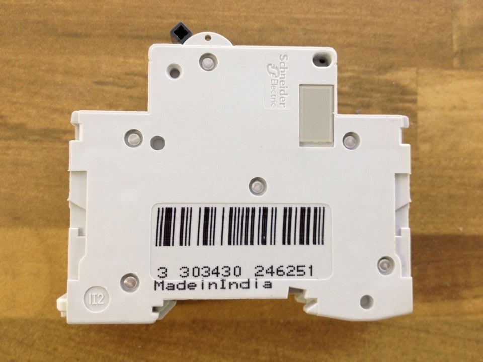 Schneider D1 1P1A C60N circuit breaker new genuine 24625