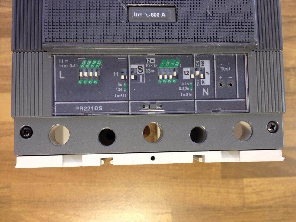 Original American T5H600 ABB circuit breaker 600A 3P