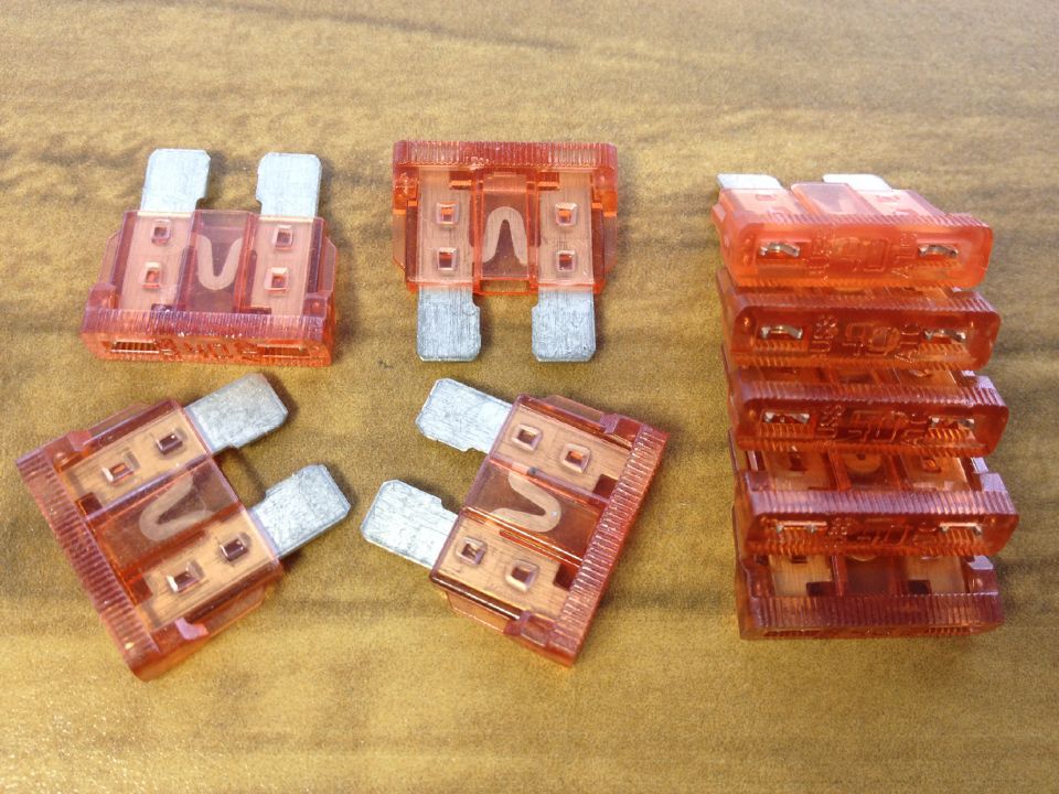 The United States Buss BK/ATC-40J 40A 32V import auto fuse medium insert insurance tube