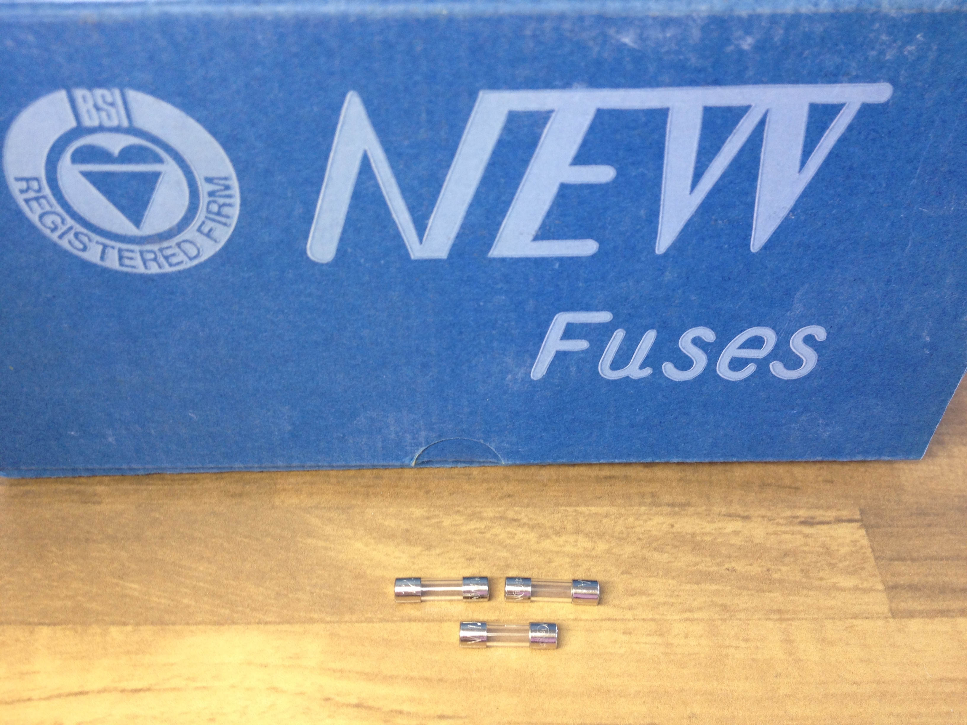 Japan's original GGS NEW imported glass fuse tube 125V 5X20 1.5A