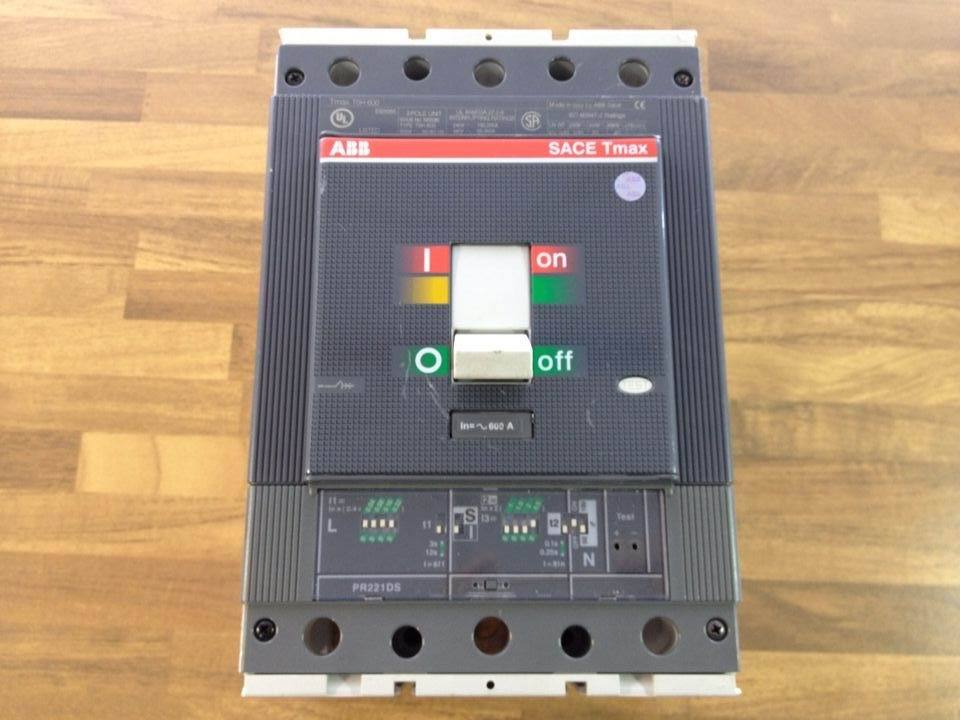 Original American T5H600 ABB circuit breaker 600A 3P