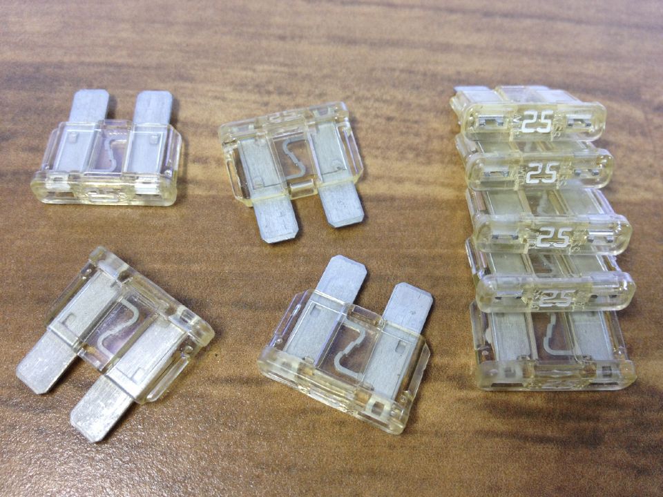 The United States Bussmann BK/ATC-25A BUSS 25A import auto fuse plug medium