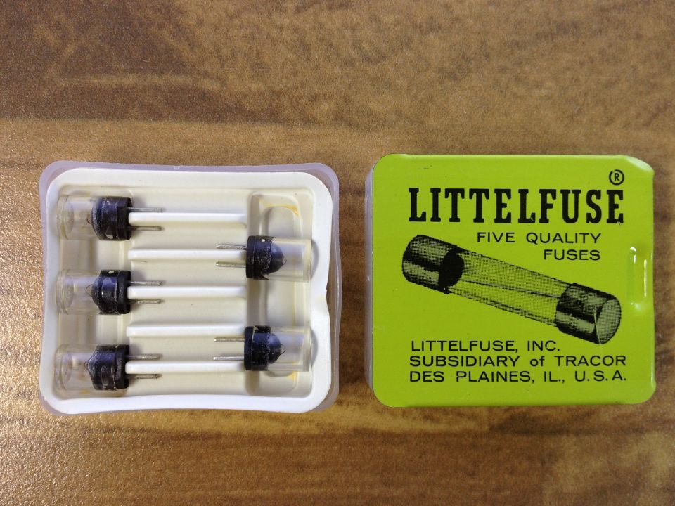 The United States LITTEL FUSE Netlon MICRO 2A 273 cylinder type miniature fuse original authentic