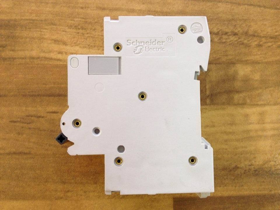 Schneider Schneider C60N C50 Multi9 1P50A circuit breaker 17879 original authentic